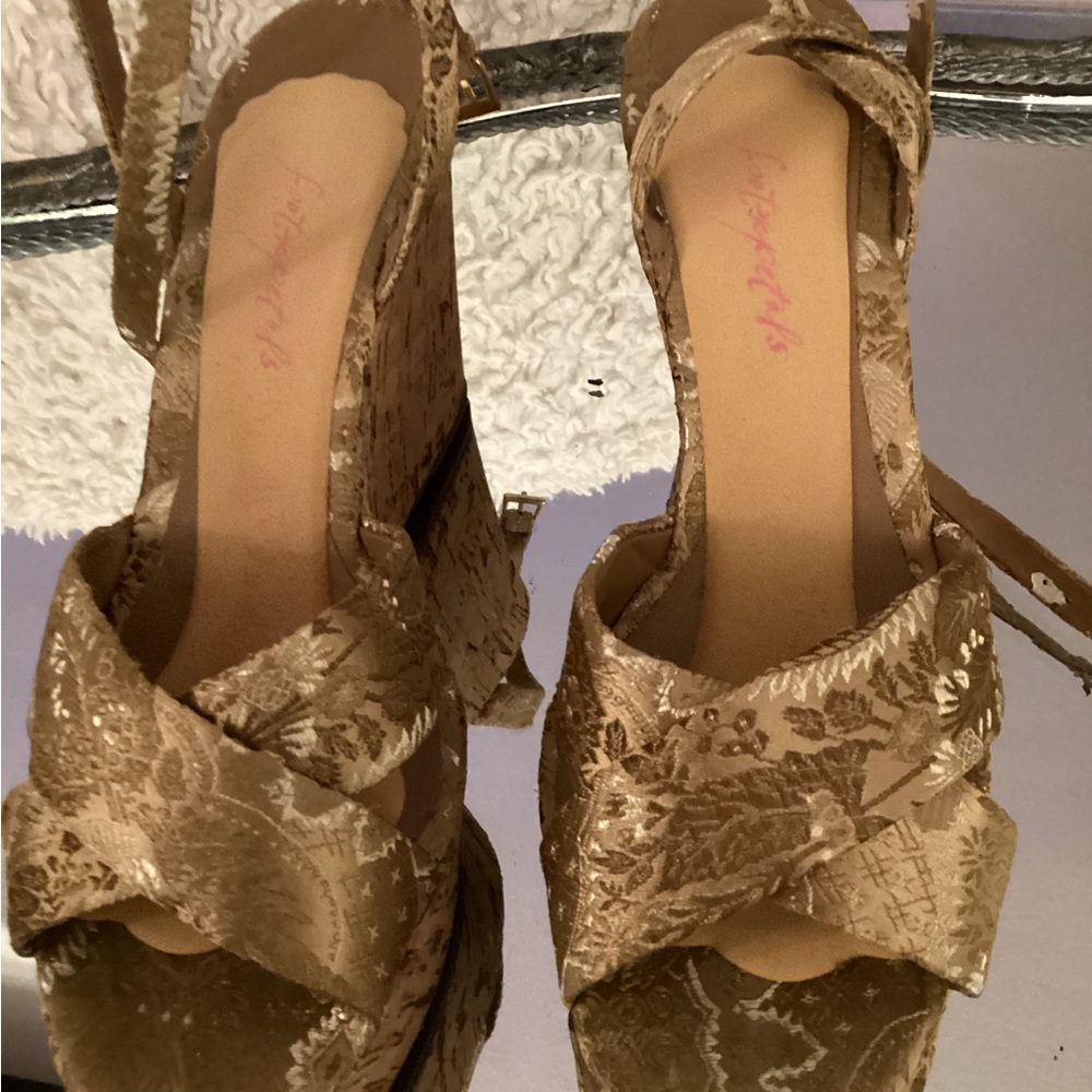 Nine West silk patterned ankle strap 9 1/2 heels